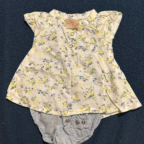 baby girl oshkosh and carters bundle size 3 months - Picture 2 of 8